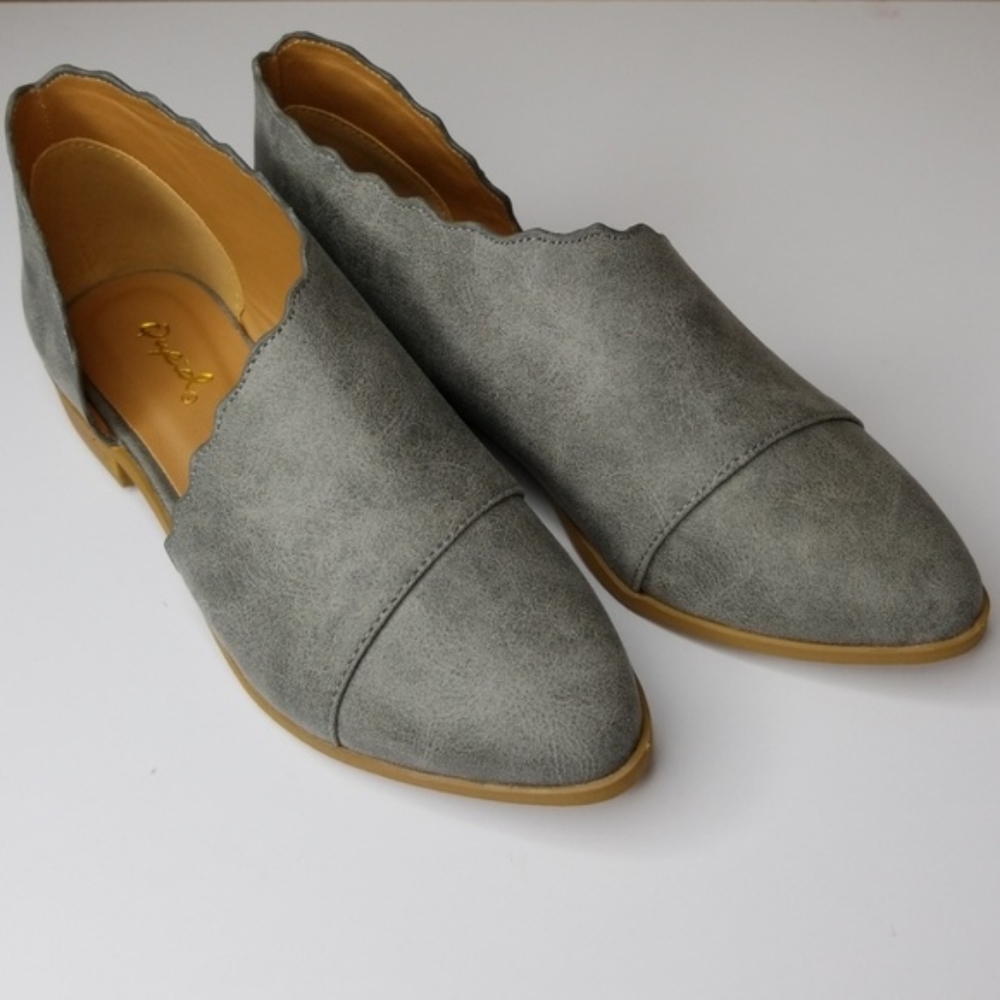 Scalloped Wraparound Flats